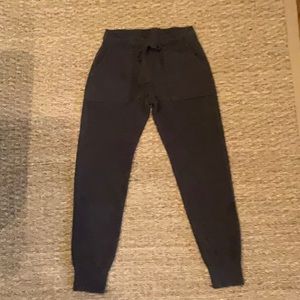 Barefoot Dreams Cozy Chic Ultra Lite Joggers XS Preowned like new Carbon Gray